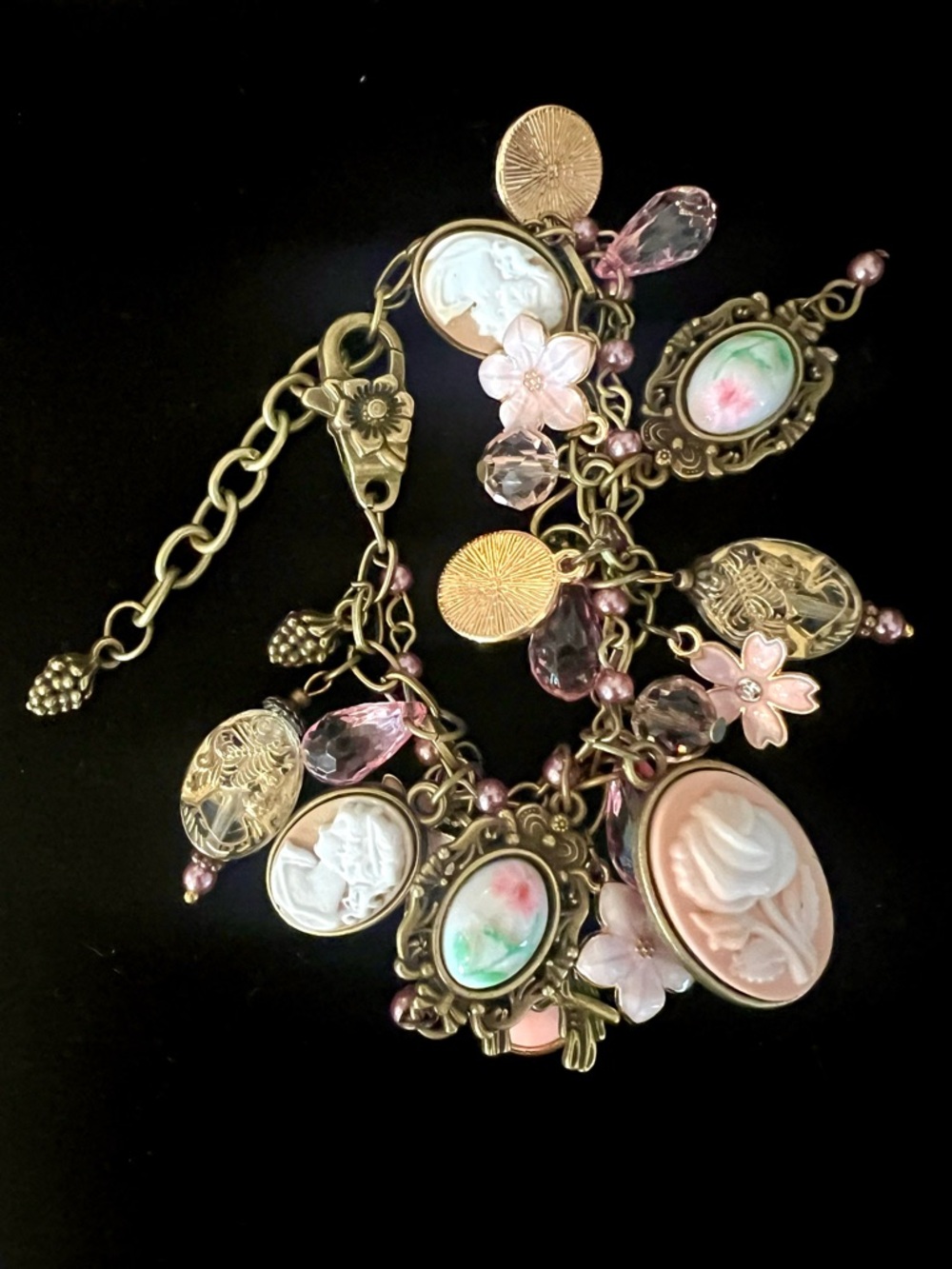 New! The “Antoninette” Cameos Charm Cottagecore Bracelet - Picture 5 of 6